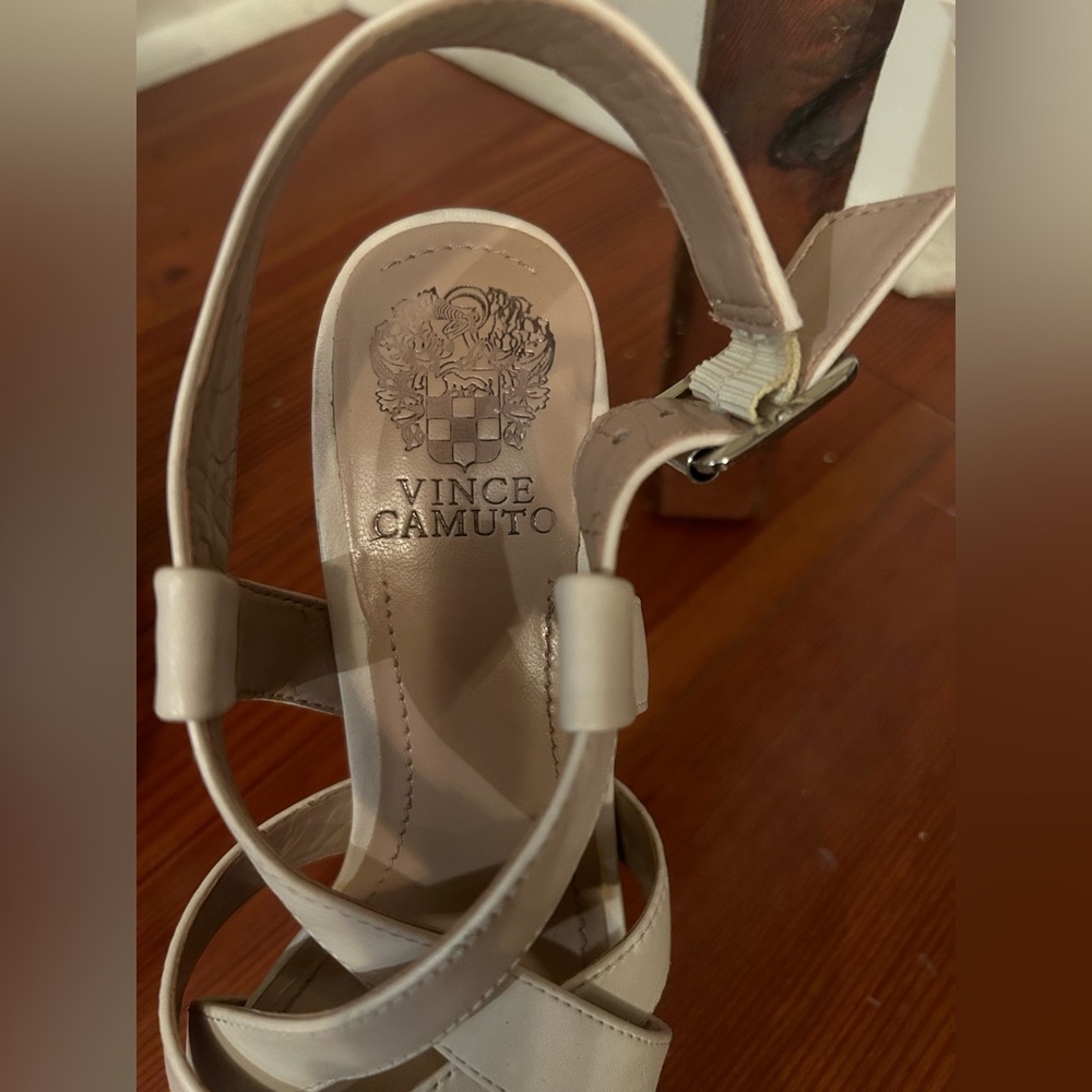 Vince Camuto Size 7.5 M Off White Open Toe Platform Leather Duval - Picture 4 of 11
